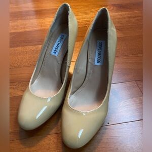Steve Madden Women's Cream Pumps